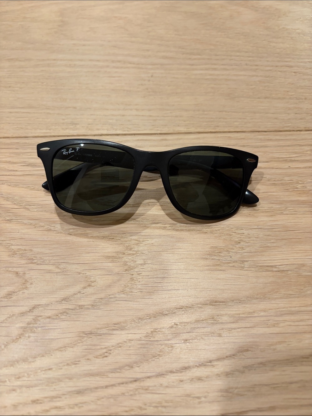 Ray-Ban Wayfarer Lightforce Sunglasses Polarized Lenses